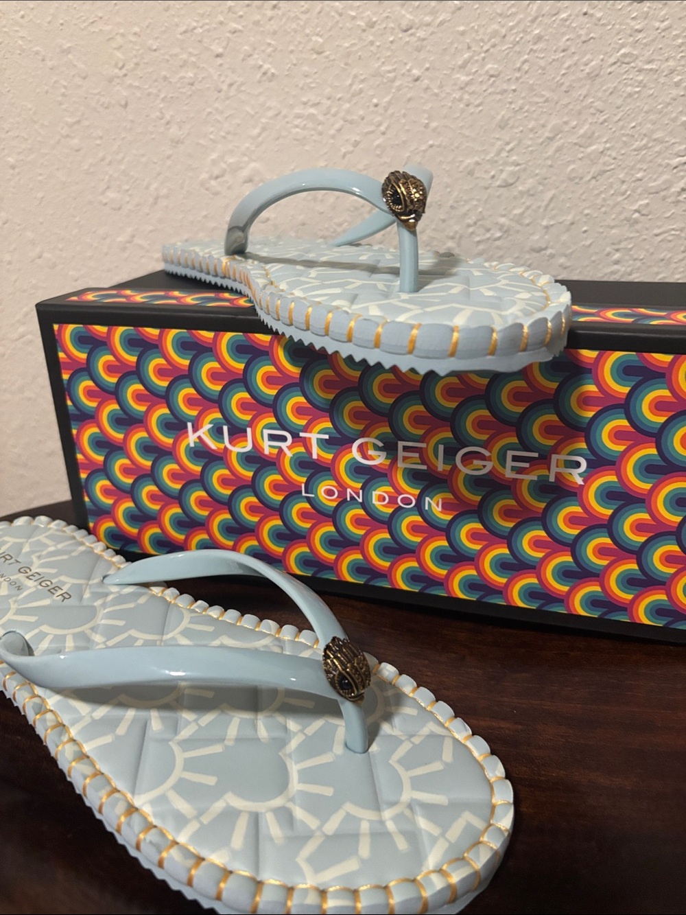 Kurt Geiger f flip-flop sandals